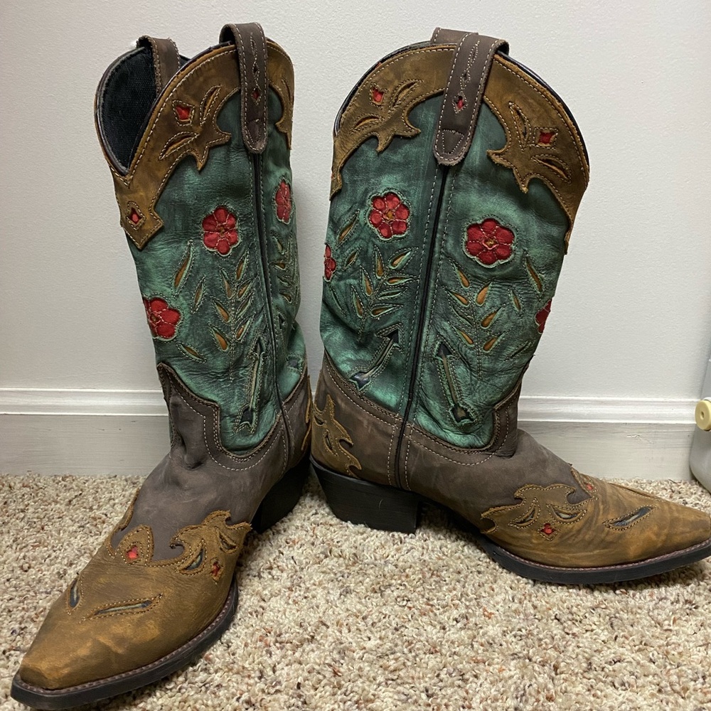 Laredo boots size 9